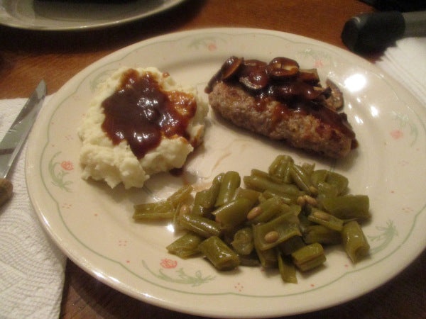 Beef Cubed Steak w/ Mashed Potatoes and Green Beans