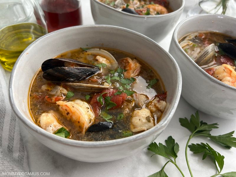 Easy Cioppino Recipe (Seafood Stew)