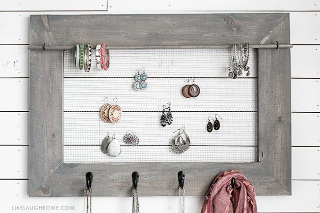 20 Great DIY Necklace Holder Ideas So They Never Get Tangled Again